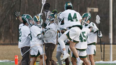 Reynolds guides Siena to first postseason win in nine years